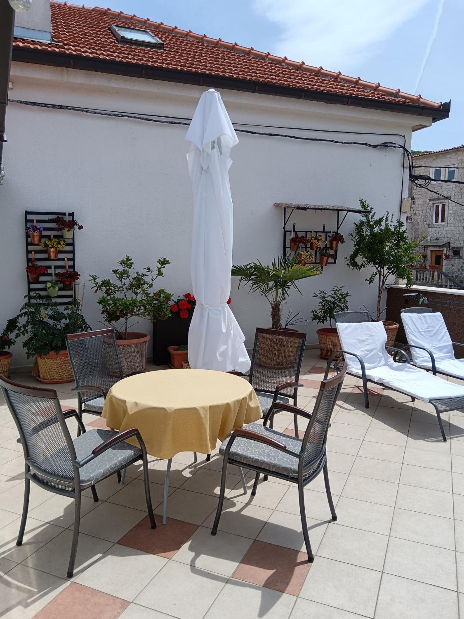 Guest House Klaudija Trogir Zewnętrze zdjęcie